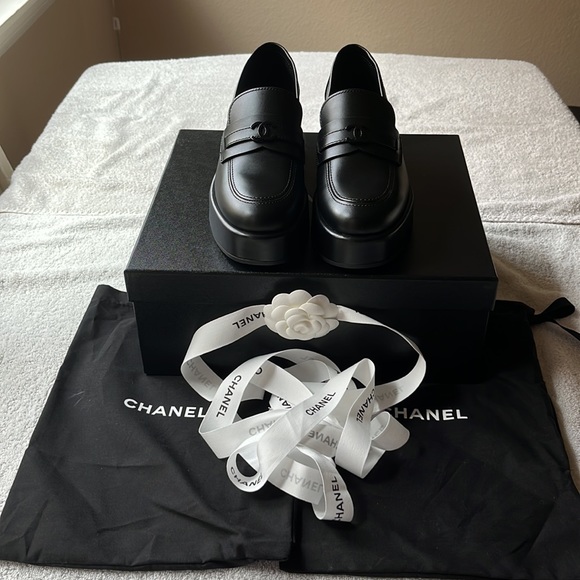 🌹CHANEL BLACK  LOAFERS🌹 NWT 🌹 - Picture 2 of 16